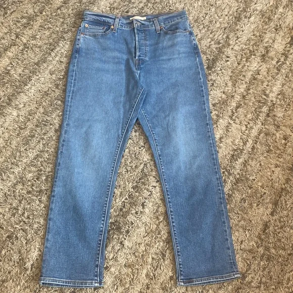 NWOT Levi’s womens wedgie straight Blue Denim Jeans sz 32 great condition - Picture 2 of 12